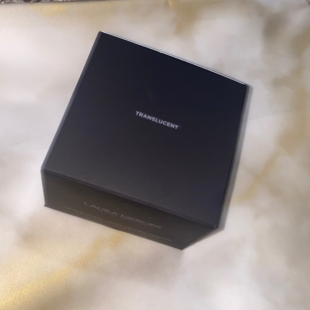 Laura Mercier - Picture 2 of 3